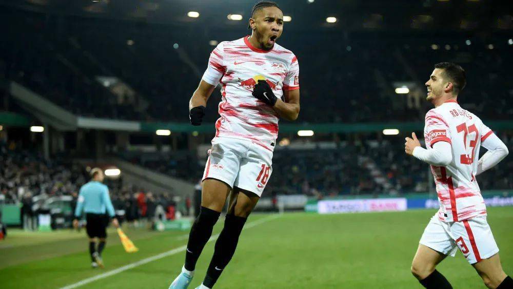 关于转折点里昂篮板制胜；德国杯关键时刻攻防权衡；赛场秩序良好；医务组通报恢复的信息-爱游戏