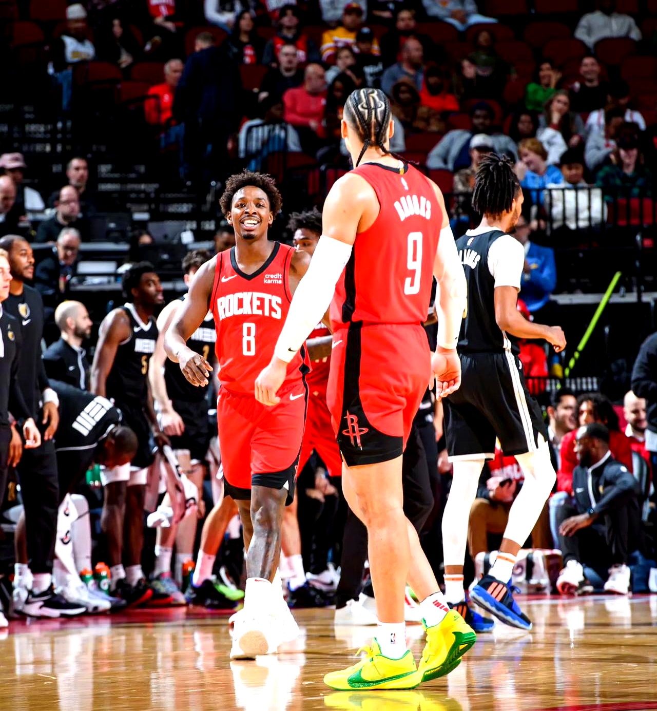 包含赛地聚焦：全明星赛关键时刻热度飙升；纽卡斯尔遗憾出局；话题不断；年轻球员得到机会的词条